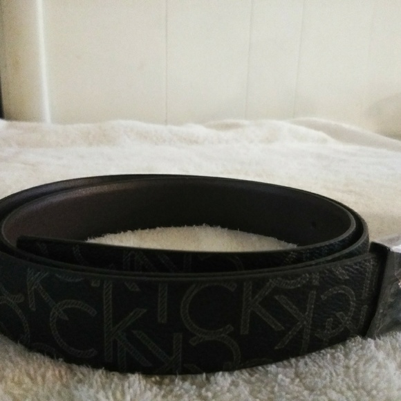 CALVIN KLEIN MEN'S TWIST REVERSIBLE LEATHER BELT - Picture 6 of 8